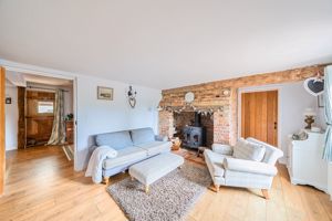 dining room- click for photo gallery